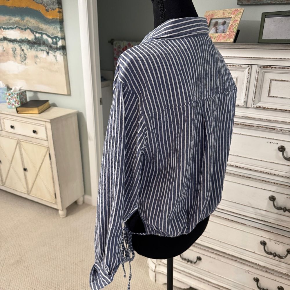 Evereve “Louise tie shirt” Long Sleeve Button Down Shirt w tie @waist- EUC- XS - Picture 8 of 16